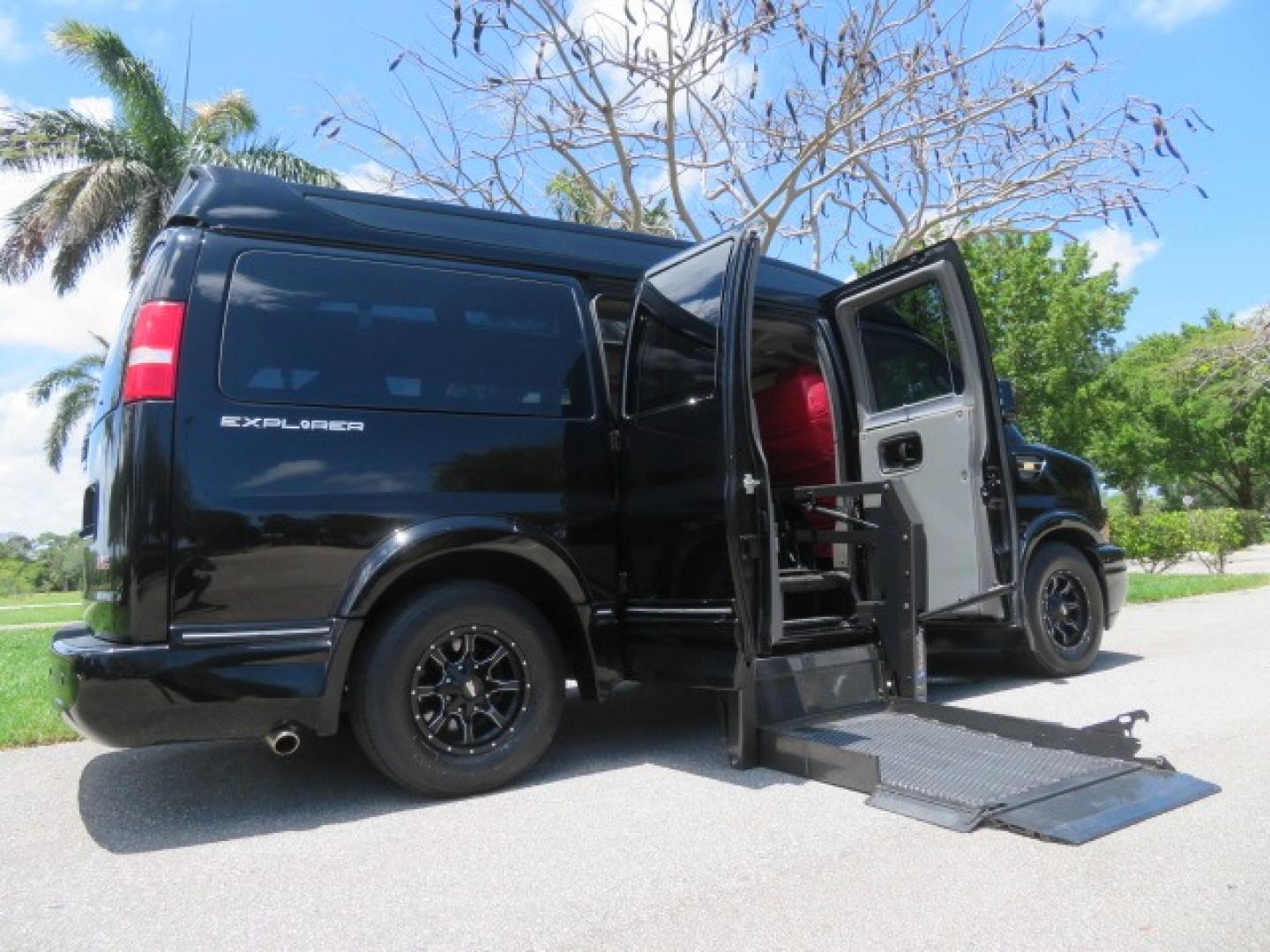 2018 Black /Red GMC Savana G2500 Cargo (1GTW7AFG9J1) with an 6.0L V8 OHV 16V FFV engine, 6A transmission, located at 4301 Oak Circle #19, Boca Raton, FL, 33431, (954) 561-2499, 26.388861, -80.084038 - Photo#32